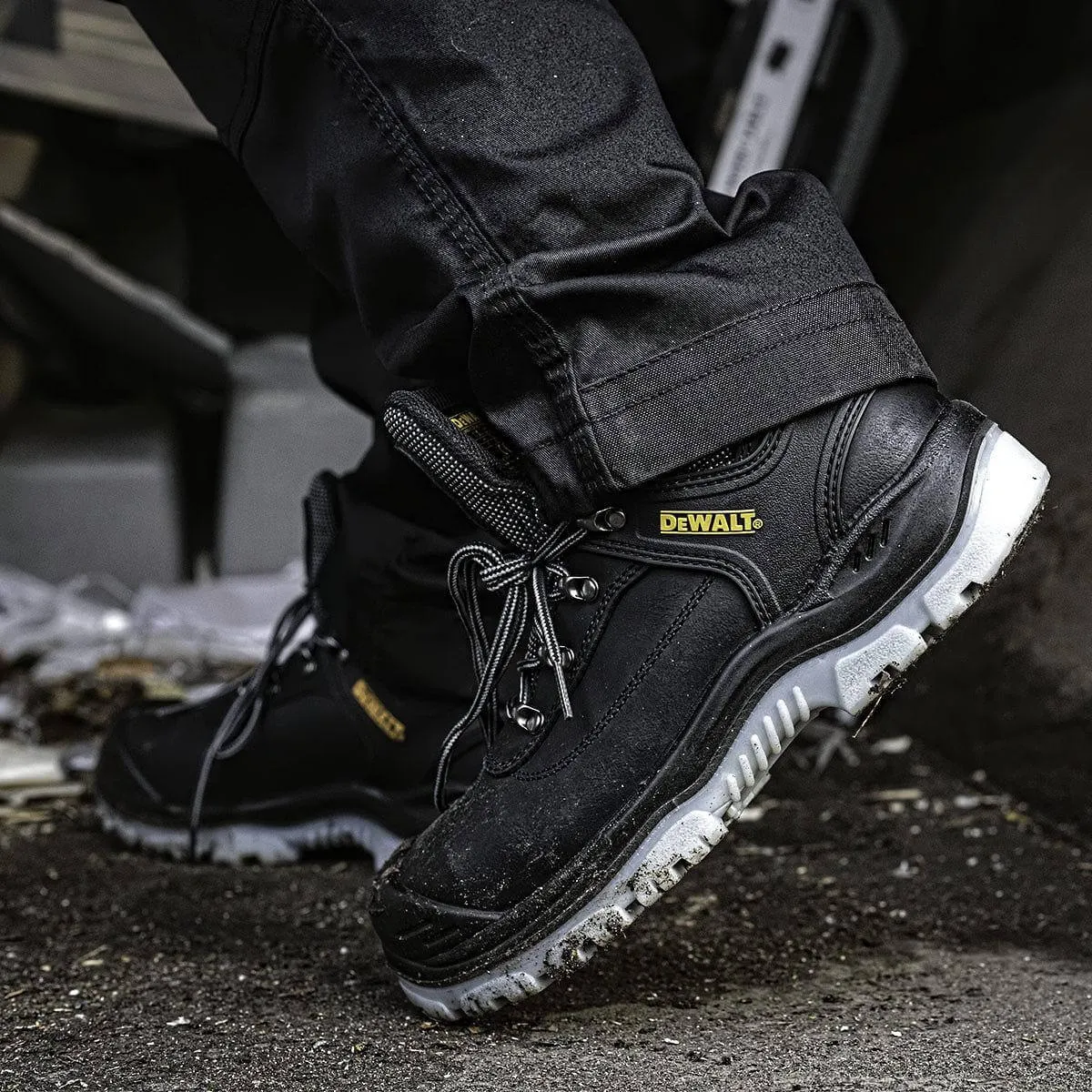 DeWalt Laser Special Offer Pack - DeWalt Laser Black Safety Hiker Boots   3 Pairs Work Socks